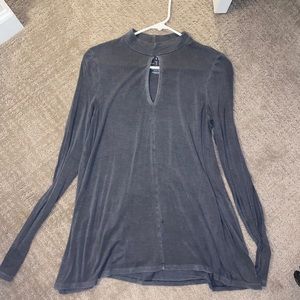 Cut out long sleeve shirt